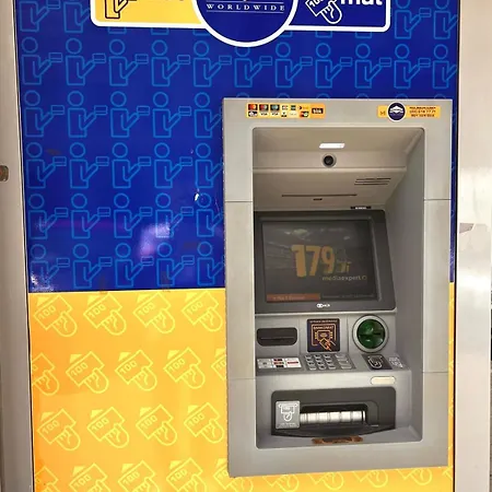 Petit 1 Bed Center *