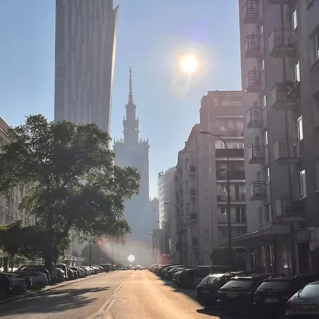 Petit 1 Bed Center *